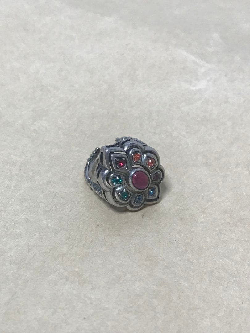 Extremely Rare Gucci Alessandro Michele Crystals Flower Ring Silver Tone Metal