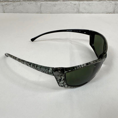 Arnette Swinger 250-9115 Sunglasses Black Marble Frame Green Lens Made in Italy