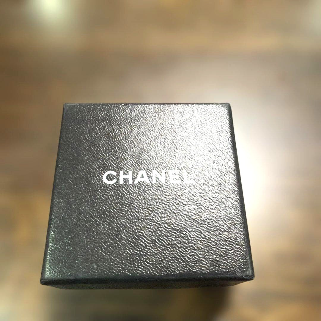CHANEL CC Logo Star Motif Black Enamel Gold Tone Clip-On Earrings Authentic Used