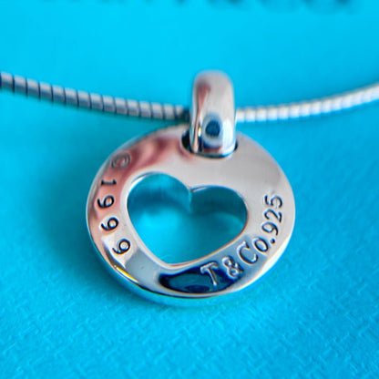 Excellent Tiffany & Co Silver 925 Cutout Heart Round Necklace Snake Chain 39cm