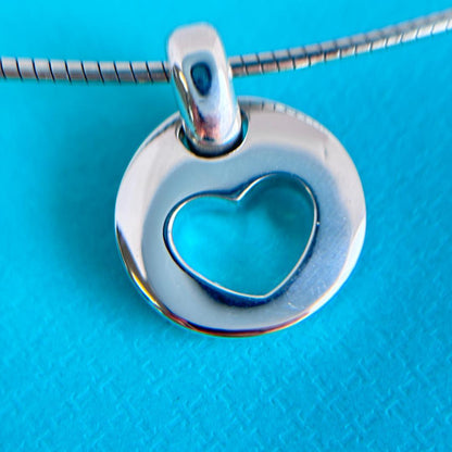 Excellent Tiffany & Co Silver 925 Cutout Heart Round Necklace Snake Chain 39cm