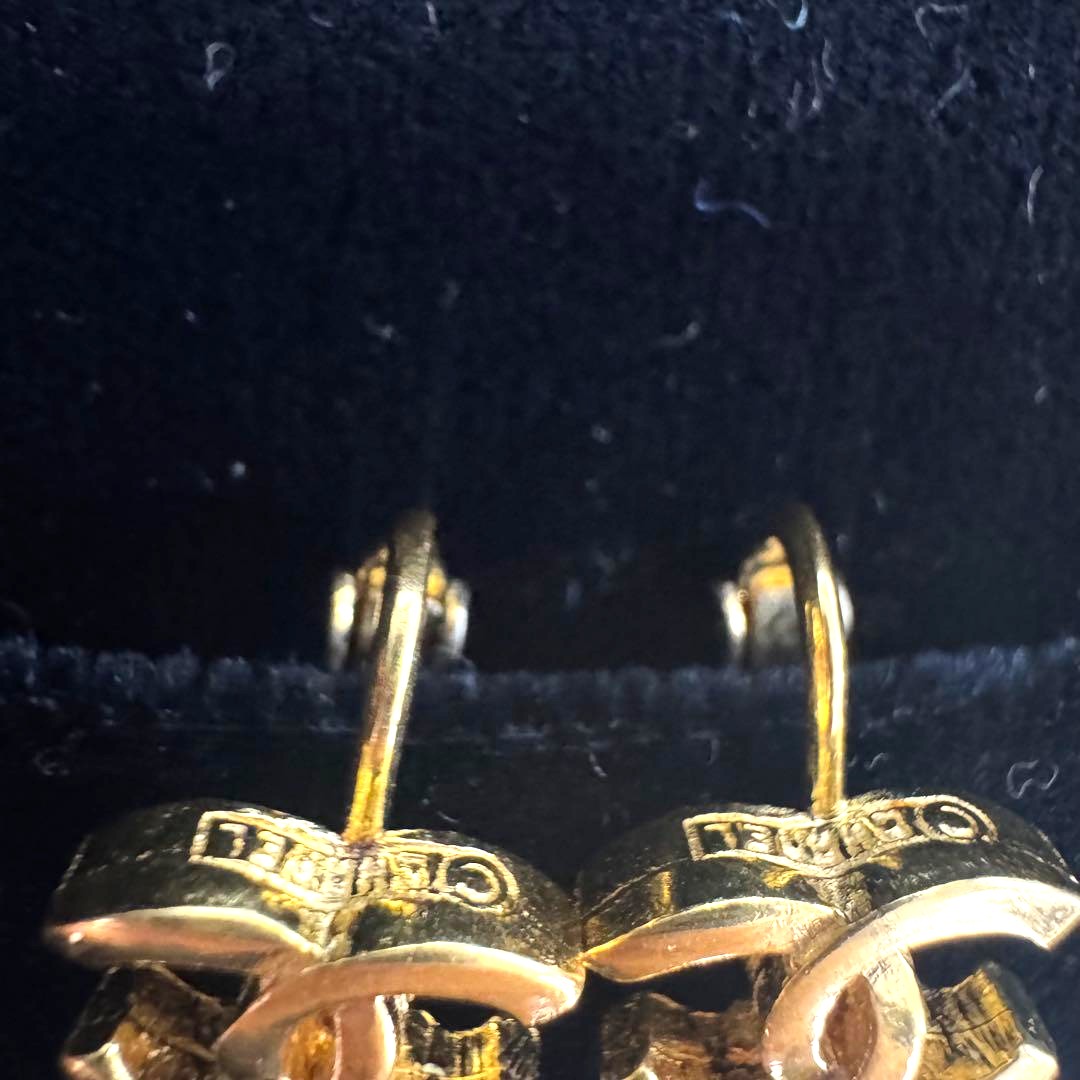 CHANEL CC Logo Clip-On Earrings Gold Tone GP Vintage Authentic Pair 1.2cm