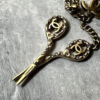 CHANEL CC Logo Scissor Charm Bracelet Gold Tone Vintage 2002 Spring 18cm Used