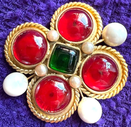 CHANEL Vintage Brooch Gripoix Red Green Glass Pearl Gold HW Made in France Used
