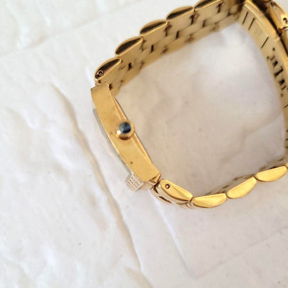 GIVENCHY Paris Square Gold Tone Women Watch Quartz REG1 558962 Swiss Made Vintag