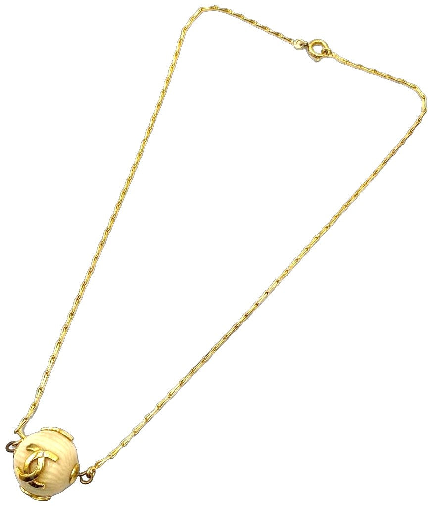 CHANEL CC Logo Ball Pendant Necklace Gold Tone Cream Resin Vintage Authentic