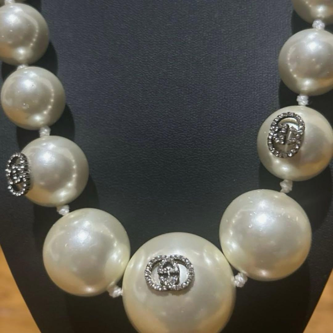 GUCCI GG Logo Crystal Rhinestone Faux Pearl Necklace Cream Graduated 50cm Auth