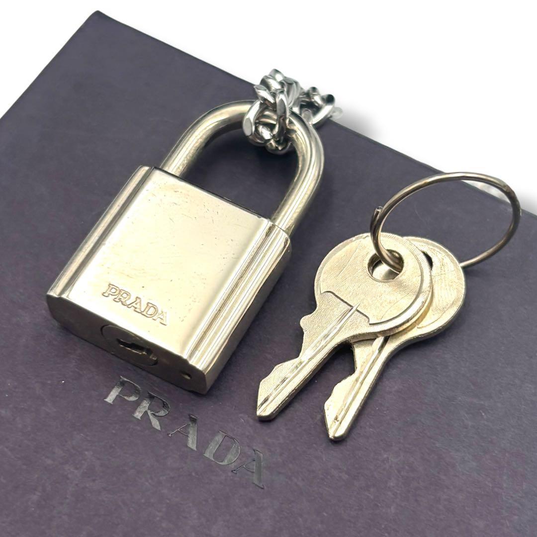 Prada Silver Plated Padlock Cadena Necklace Top Charm 2 Keys Curb Chain 50cm
