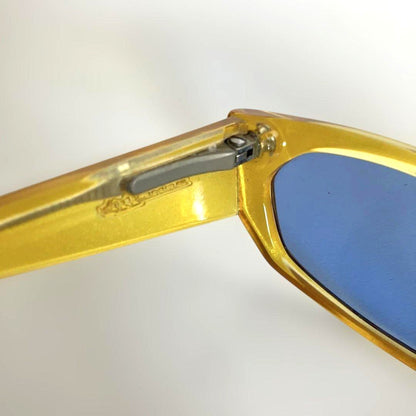 ARNETTE Mantis Vintage Sunglasses Yellow Clear Frame Blue Lens Cat Eye Italy