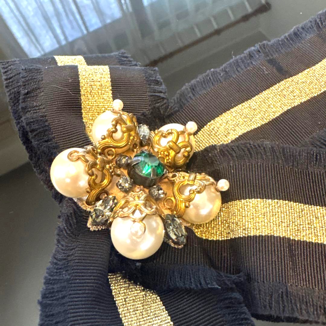 GUCCI Ribbon Bow Brooch Pin Black Gold Canvas Pearl Bijou Vintage Authentic Used