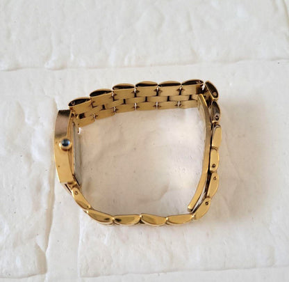 GIVENCHY Paris Square Gold Tone Women Watch Quartz REG1 558962 Swiss Made Vintag