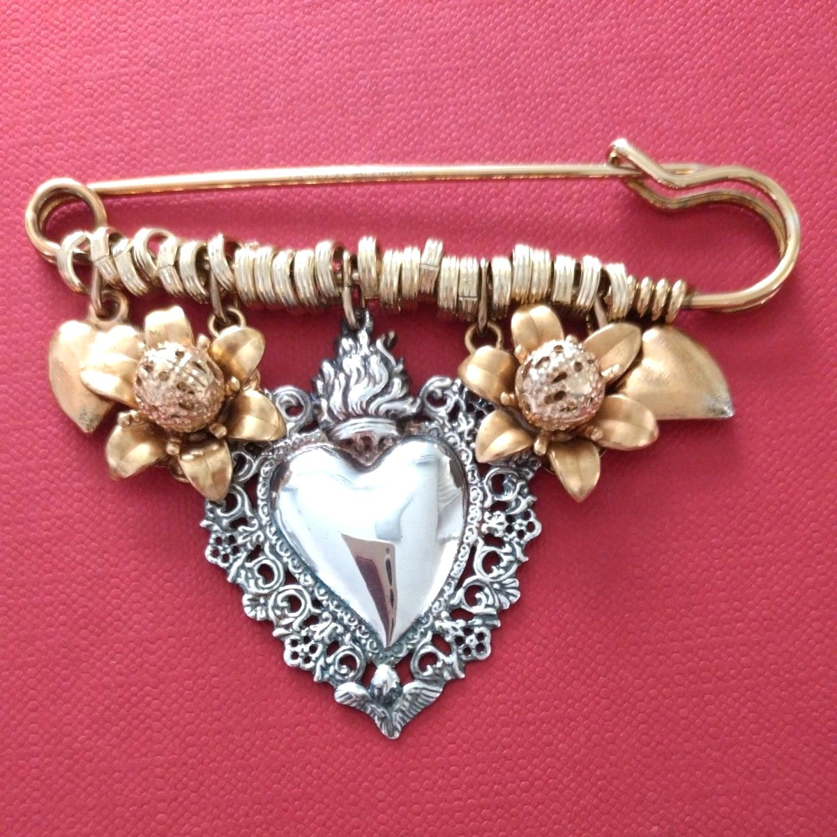 DOLCE&GABBANA Sacred Heart Charm Brooch Gold Silver Tone Flower Pin Italy 7.5cm