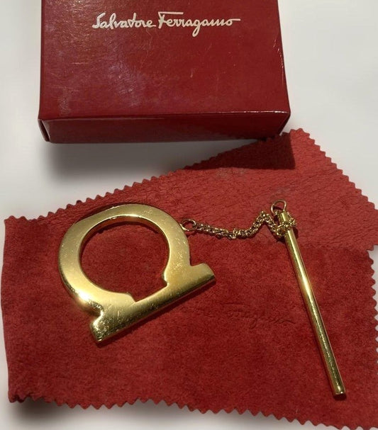 Salvatore Ferragamo Gancini Scarf Ring Gold Tone Italy Box Vintage Accessory