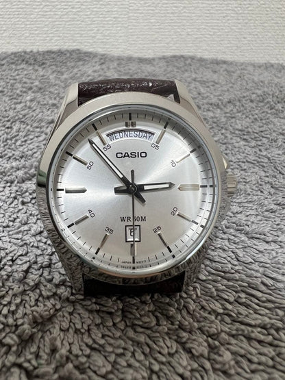 CASIO MTP-1370 Quartz Mens Watch Silver Dial Day Date Leather Band Unused