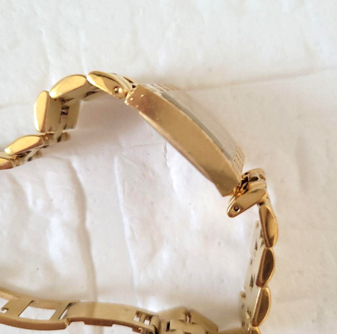GIVENCHY Paris Square Gold Tone Women Watch Quartz REG1 558962 Swiss Made Vintag
