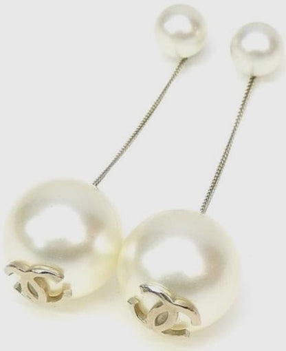 CHANEL CC Logo Faux Pearl Drop Dangle Earrings Cream Silver Chain Pre-Owned
