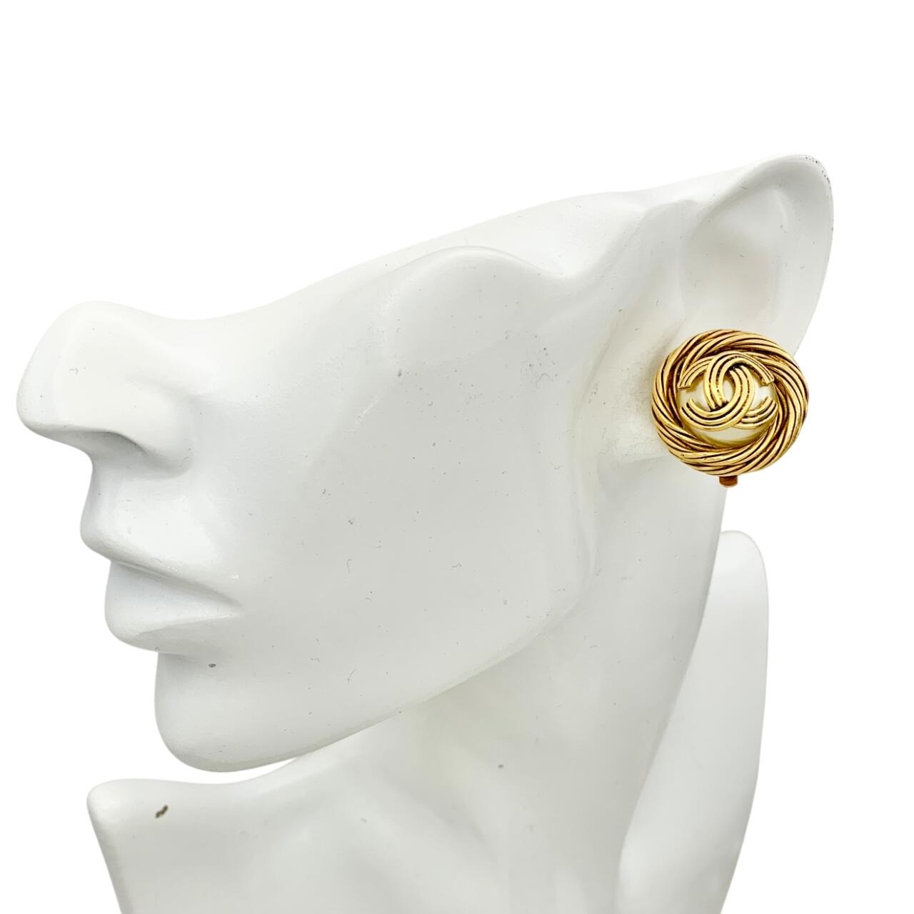 Chanel Authentic Vtg CC Logo Coco Mark Pearl Gold Chain Clip-On Earrings Used