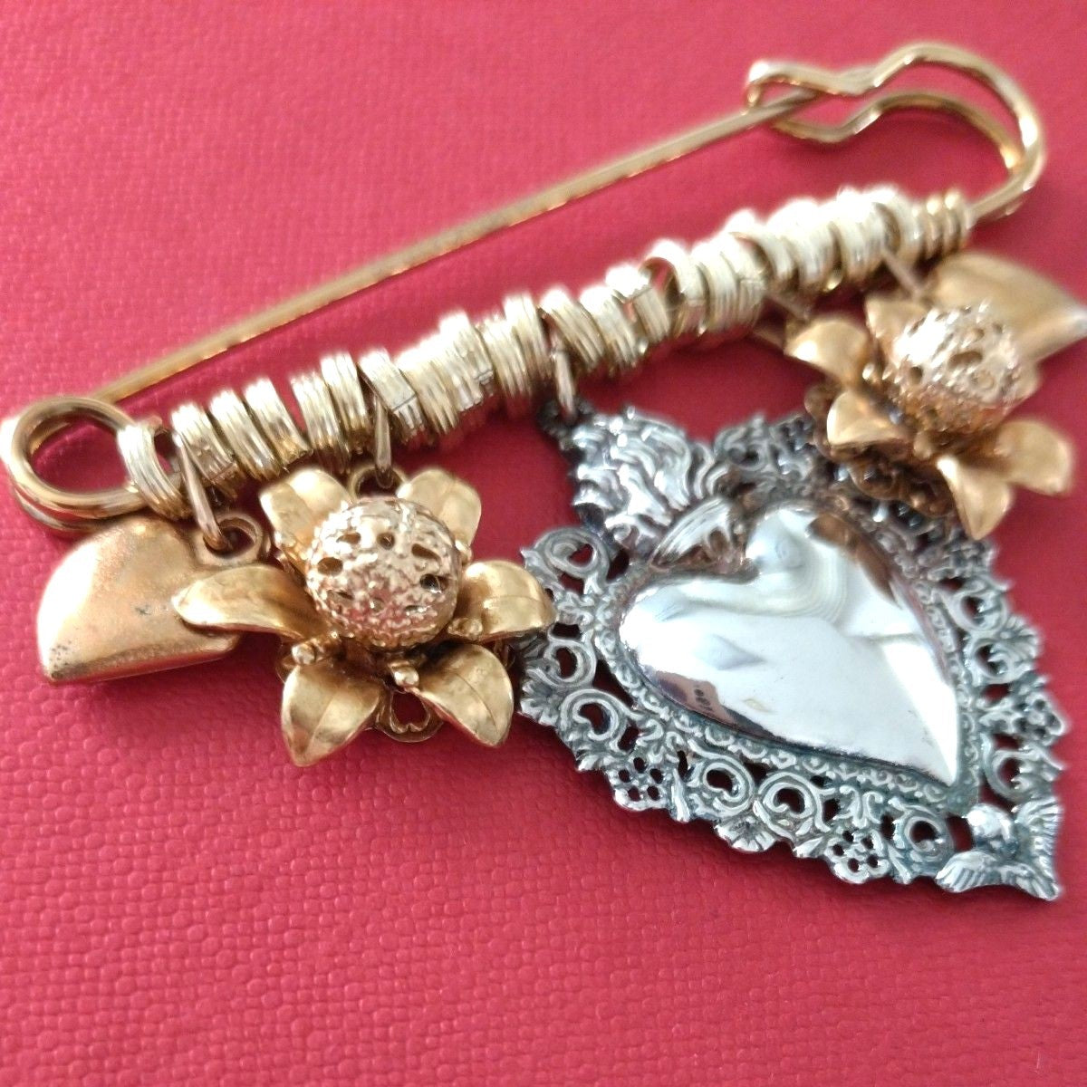 DOLCE&GABBANA Sacred Heart Charm Brooch Gold Silver Tone Flower Pin Italy 7.5cm