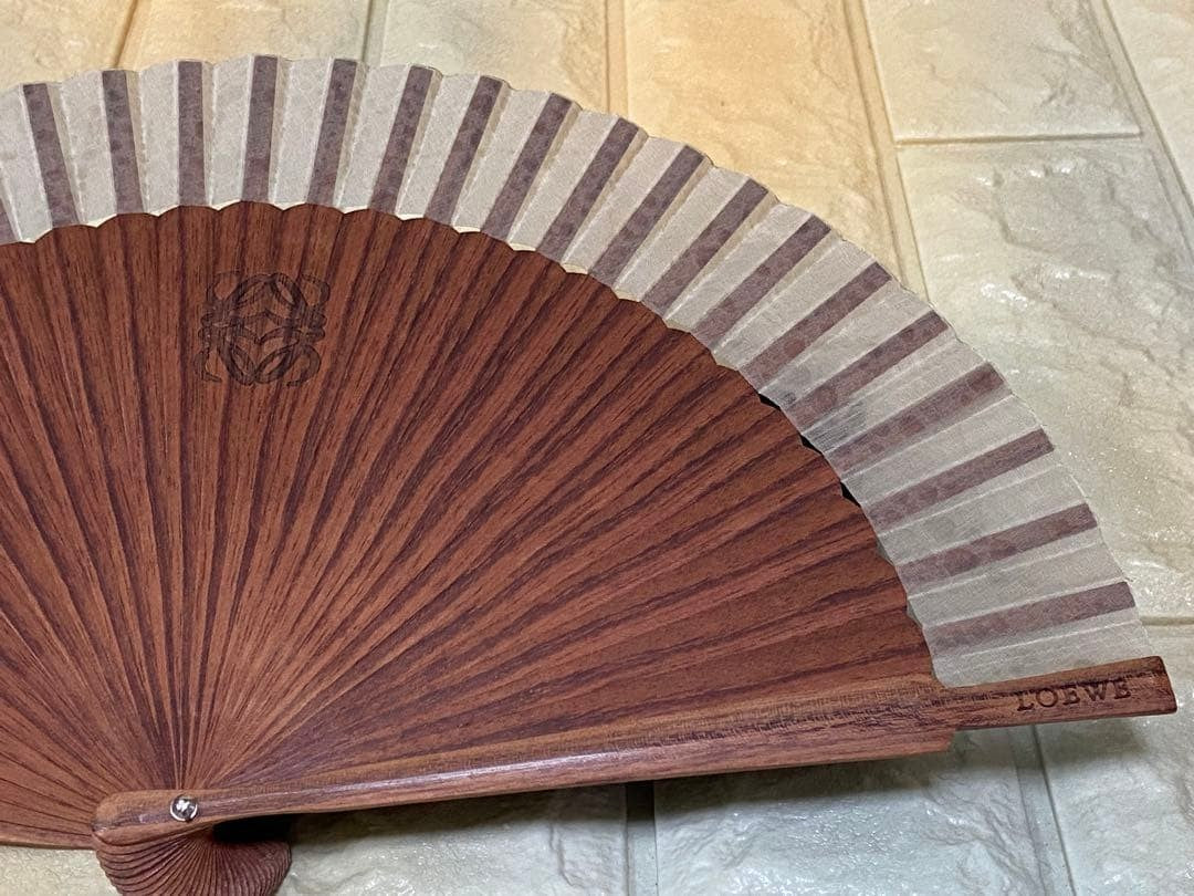 Authentic Loewe Amazona Anagram Logo Fan Brown Wood W/Box 90s Vintage Excellent