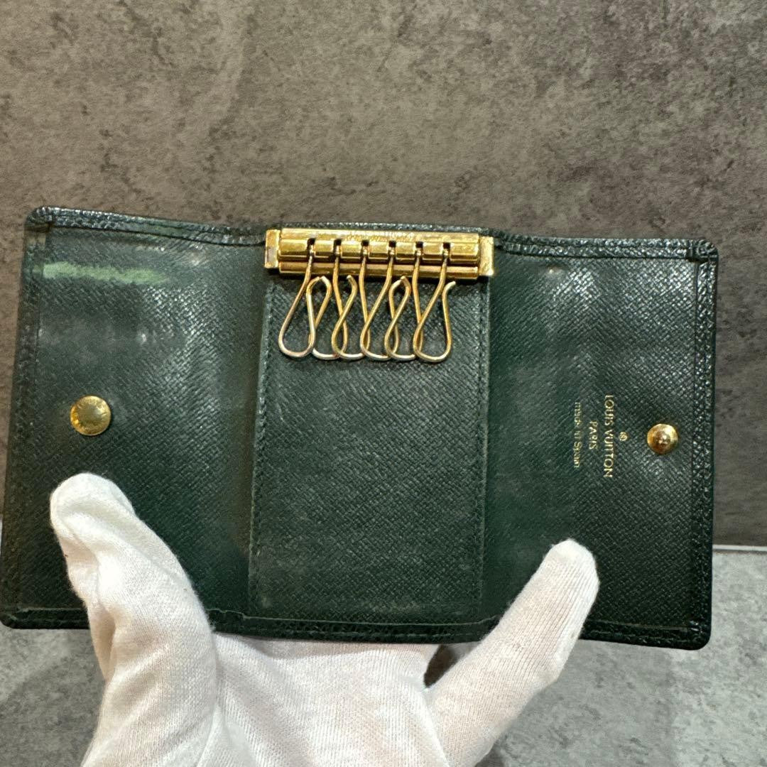 Louis Vuitton Authentic Taiga Leather Multicles Key Case Dark Green Used