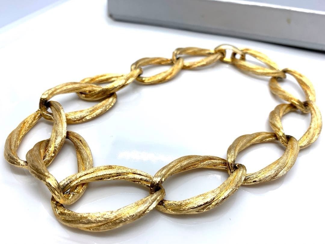 Vintage 1973s Christian Dior Large Oval Link Gold Tone Necklace Choker With Box