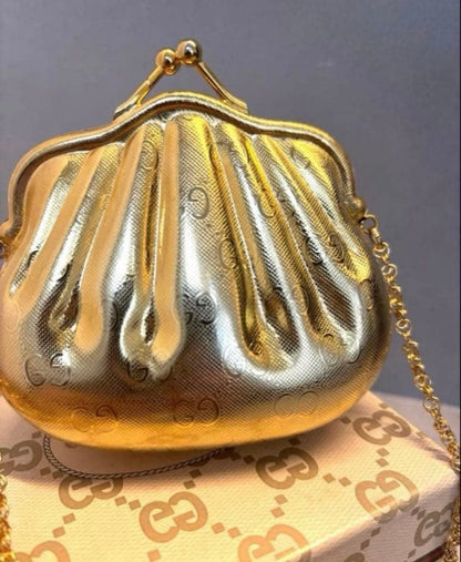 Gucci Auth Vintage GG Monogram Gold Shell Mini Minaudiere Bag 10x8 cm 3.9x3.1"
