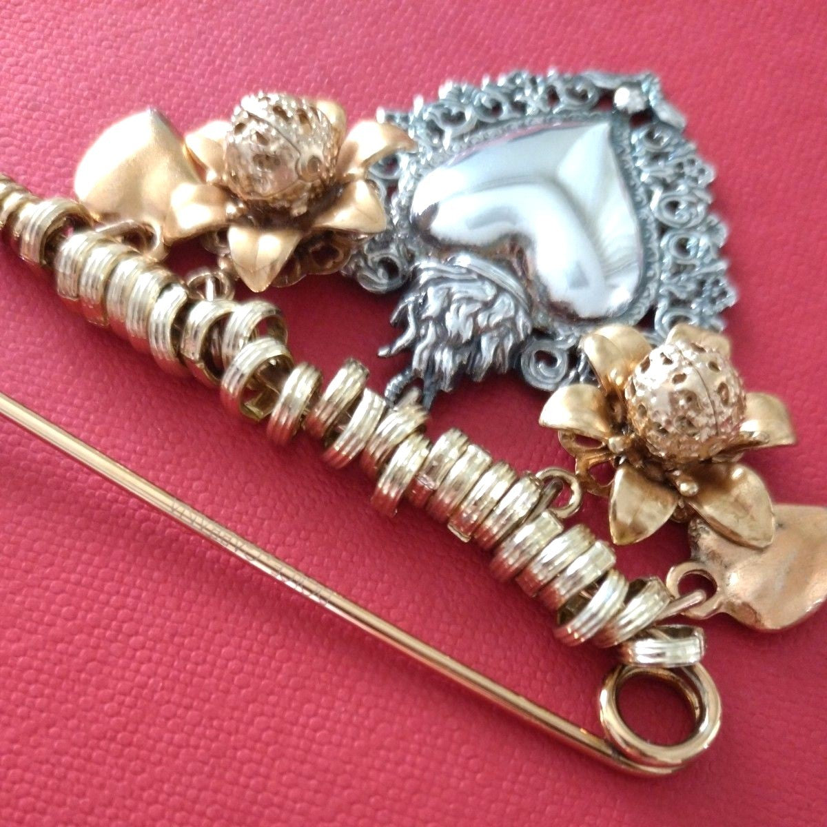 DOLCE&GABBANA Sacred Heart Charm Brooch Gold Silver Tone Flower Pin Italy 7.5cm