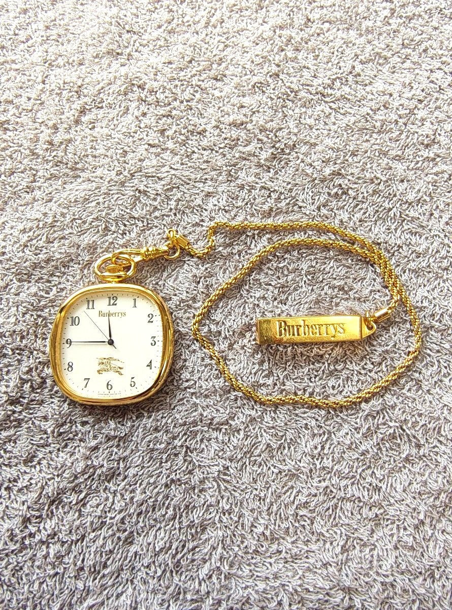 Burberry's Vintage Pocket Watch Gold Quartz Horse Logo Chain 3.8cm 1.5" Japan