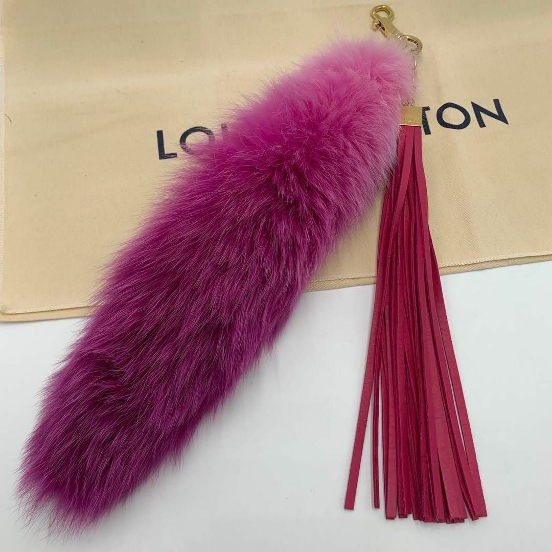 Louis Vuitton Authentic Foxy Pompom Fox Fur Bag Charm Pink 46 cm 18.1" Used