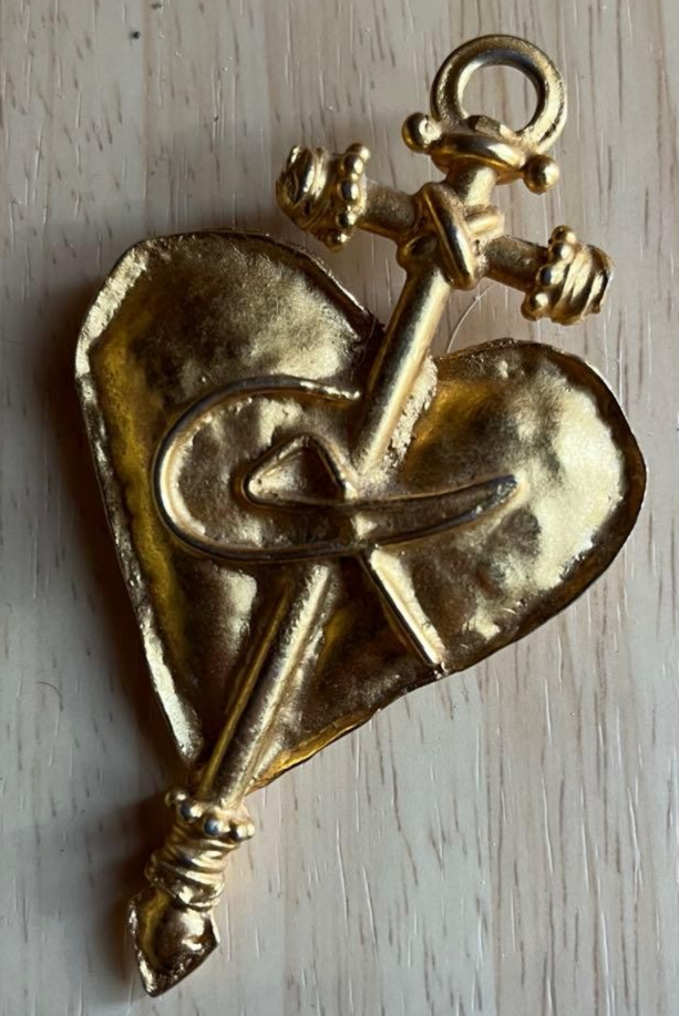 Christian Lacroix Gold Brooch Pendant Top Designer Fashion Jewelry Accessory