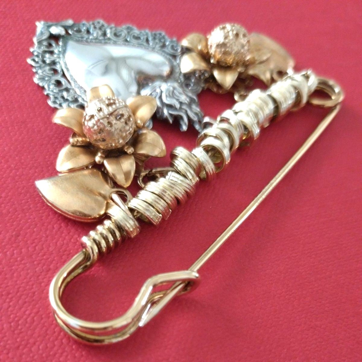 DOLCE&GABBANA Sacred Heart Charm Brooch Gold Silver Tone Flower Pin Italy 7.5cm