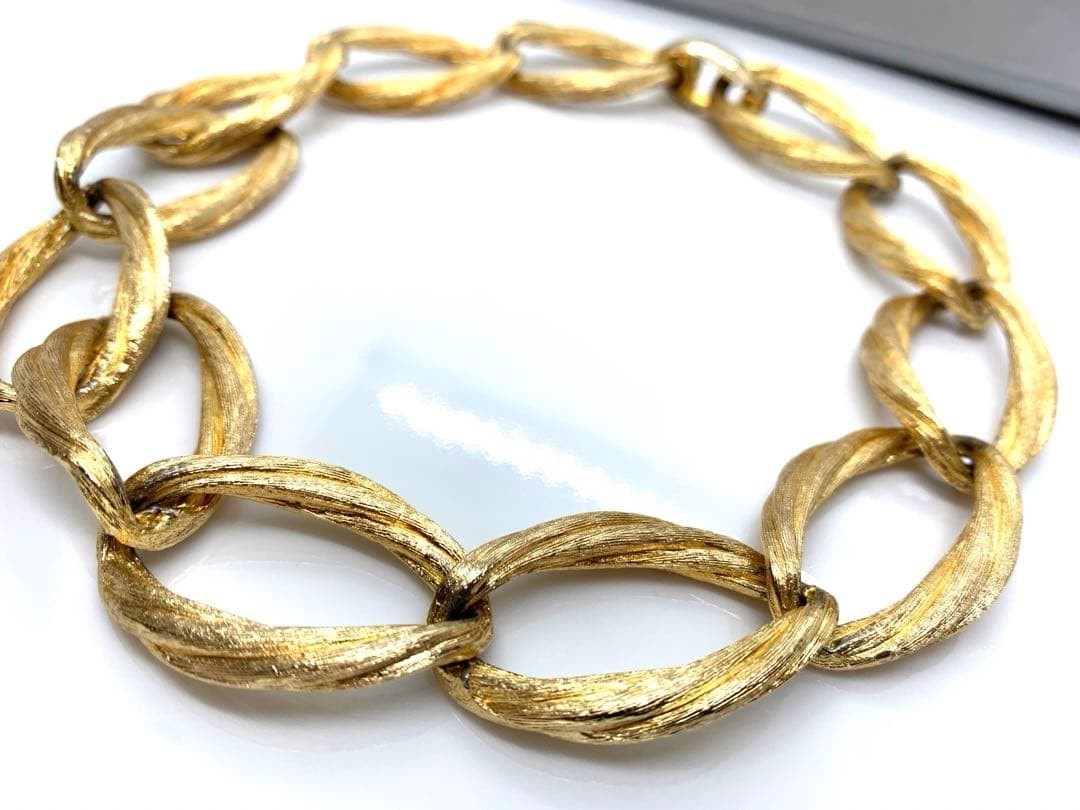 Vintage 1973s Christian Dior Large Oval Link Gold Tone Necklace Choker With Box