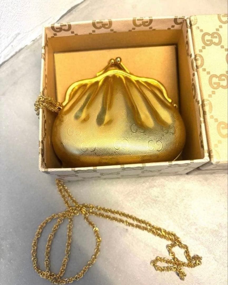 Gucci Auth Vintage GG Monogram Gold Shell Mini Minaudiere Bag 10x8 cm 3.9x3.1"