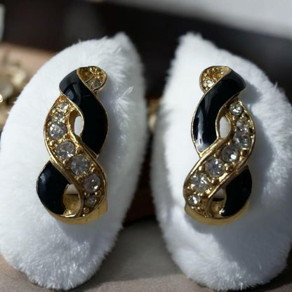 Trifari Gold Black Stone Vintage Earrings Japan Used