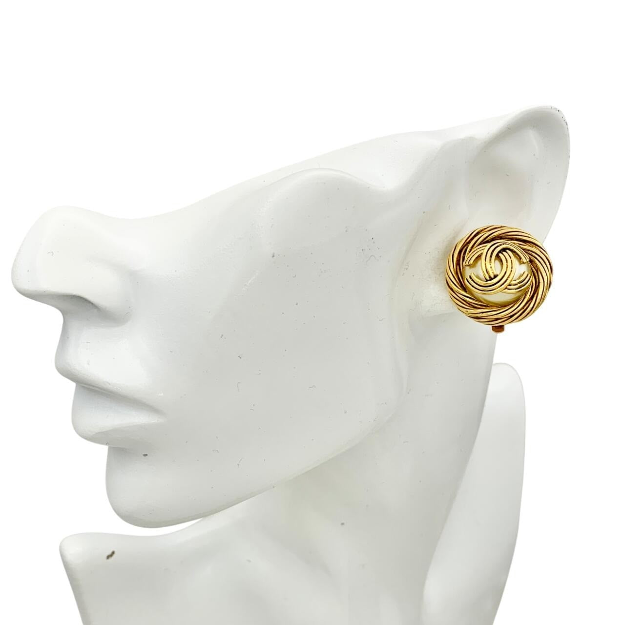Chanel Authentic Vtg CC Logo Coco Mark Pearl Gold Chain Clip-On Earrings Used