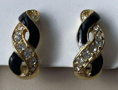 Trifari Gold Black Stone Vintage Earrings Japan Used