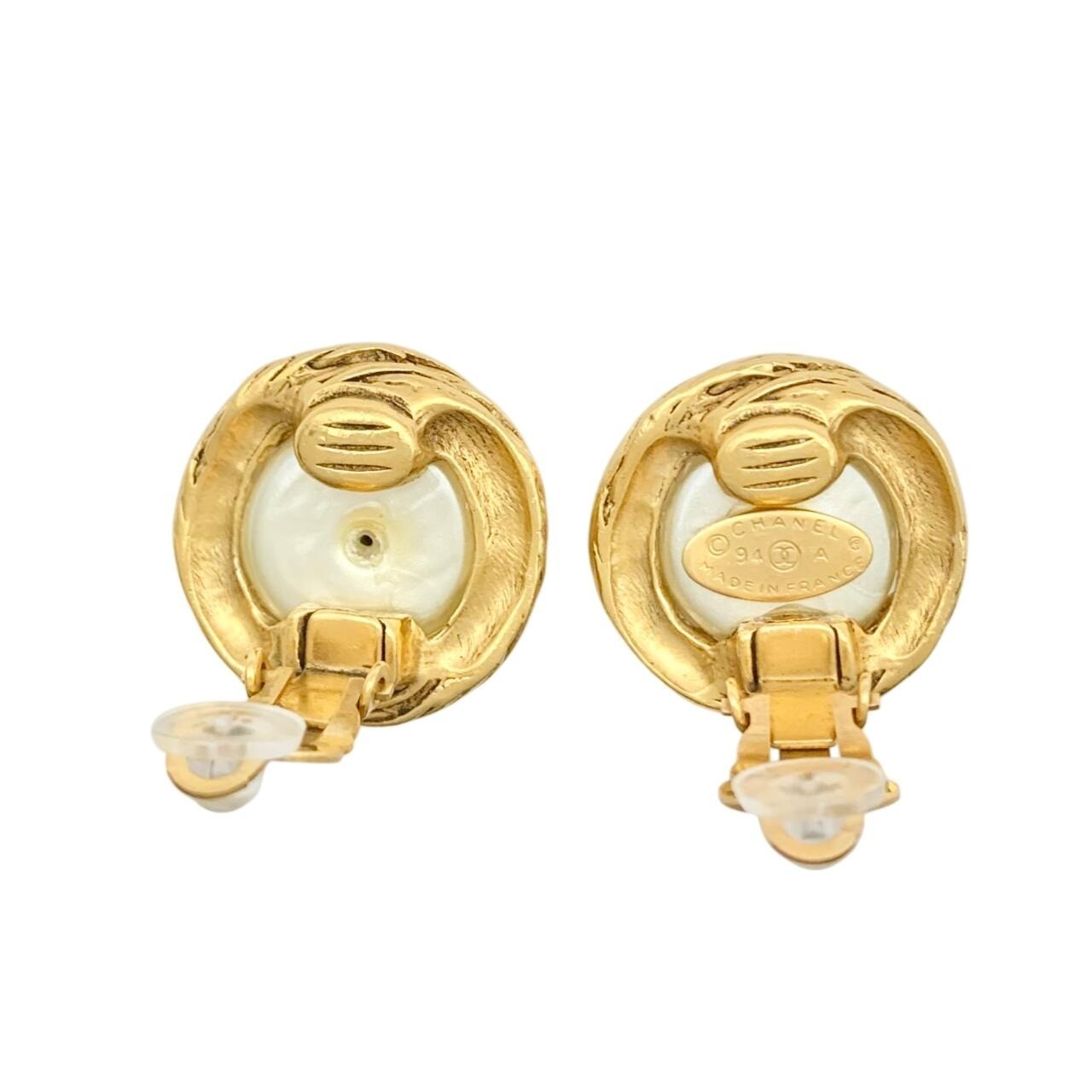 Chanel Authentic Vtg CC Logo Coco Mark Pearl Gold Chain Clip-On Earrings Used