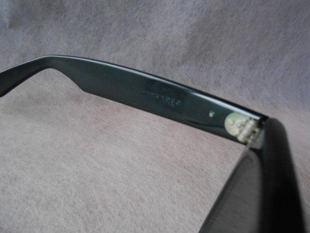 Ray Ban Vintage Wayfarer Sunglasses BL USA Pink Frame Black Lens 80s 90s Used
