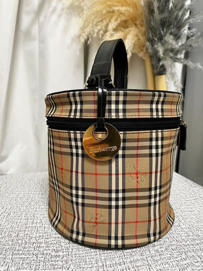 Burberrys Canvas Leather Nova Check Shadow Horse Vanity Bag Beige Hand Bag