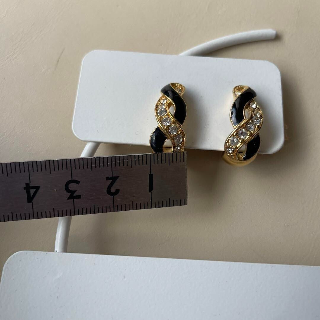 Trifari Gold Black Stone Vintage Earrings Japan Used