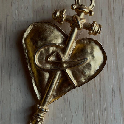 Christian Lacroix Gold Brooch Pendant Top Designer Fashion Jewelry Accessory