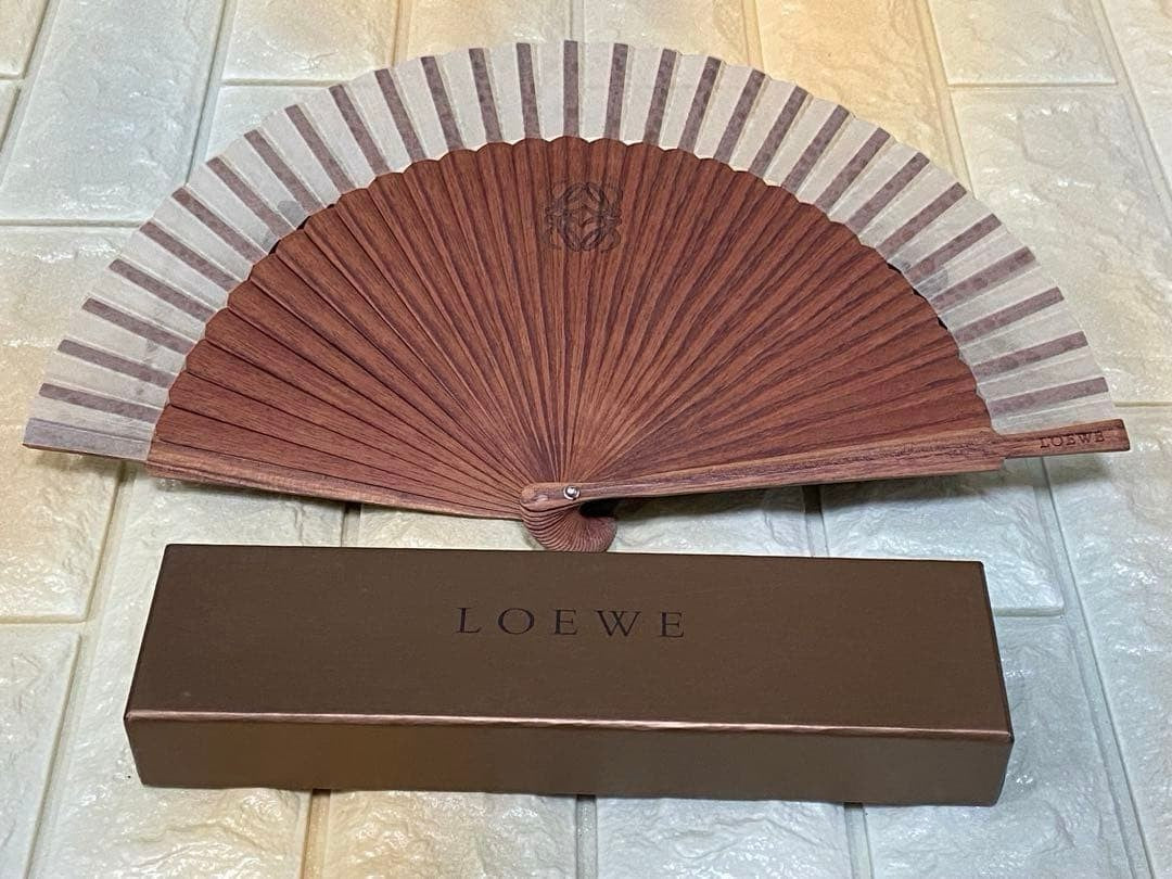 Authentic Loewe Amazona Anagram Logo Fan Brown Wood W/Box 90s Vintage Excellent