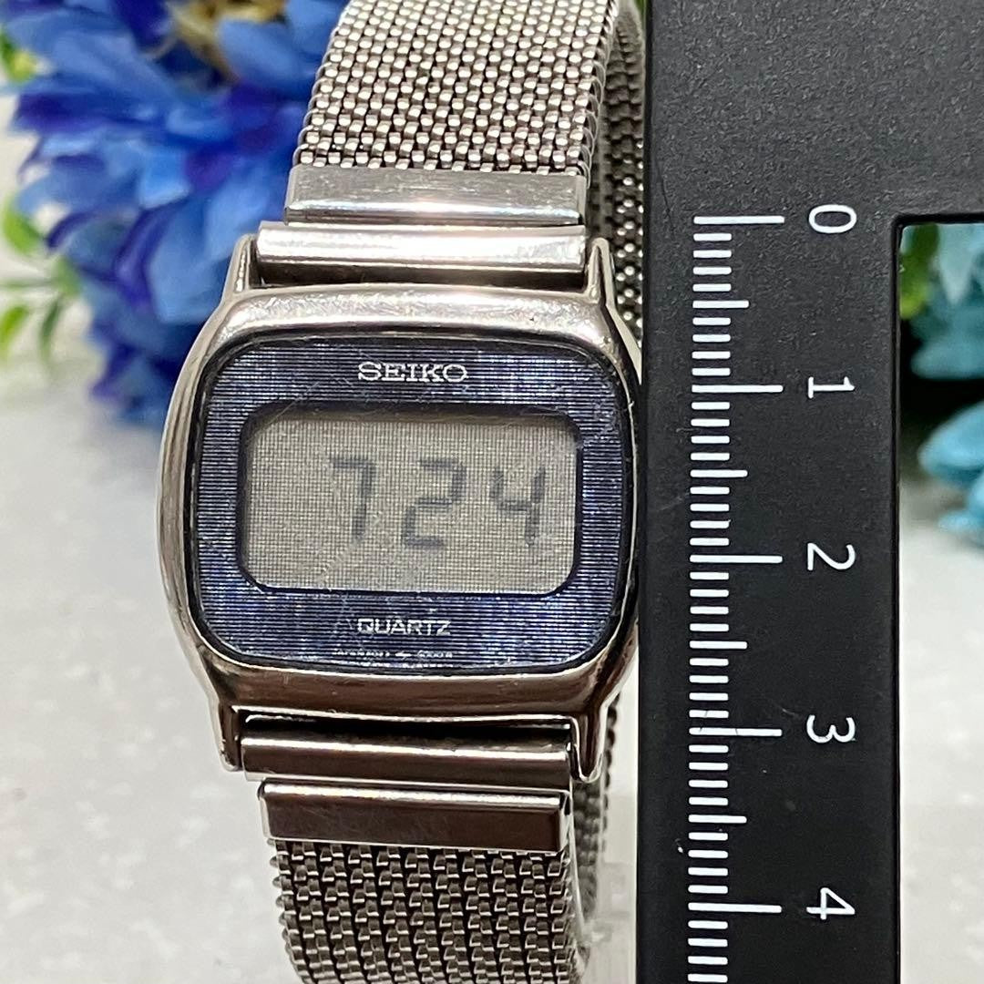 SEIKO F023-5000 Digital Quartz Watch Square Case Mesh Bracelet Silver Vintage