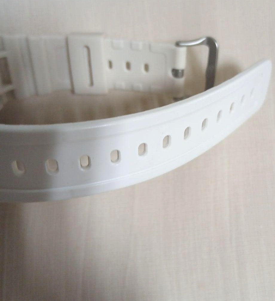 CASIO G-SHOCK DW-D5600P Mens Digital Watch White Resin 20BAR Battery Replaced