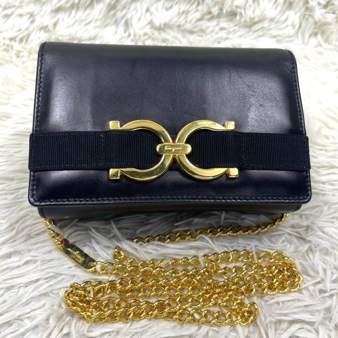 Salvatore Ferragamo Gancini Gold Chain Shoulder Bag Leather Purse Authentic