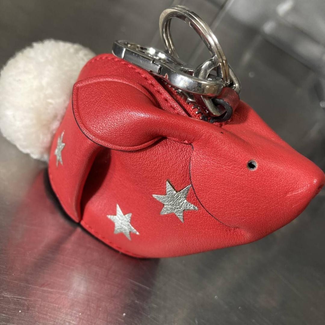 LOEWE Red Leather Rabbit Bunny Star Charm Key Ring Holder Coin Case Authentic
