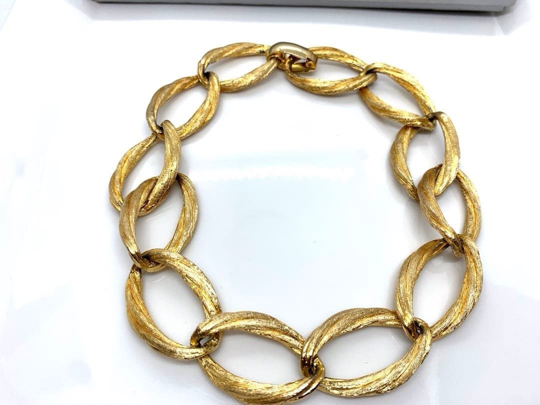 Vintage 1973s Christian Dior Large Oval Link Gold Tone Necklace Choker With Box