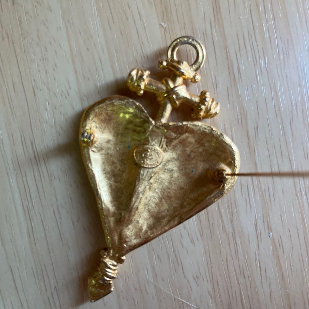Christian Lacroix Gold Brooch Pendant Top Designer Fashion Jewelry Accessory