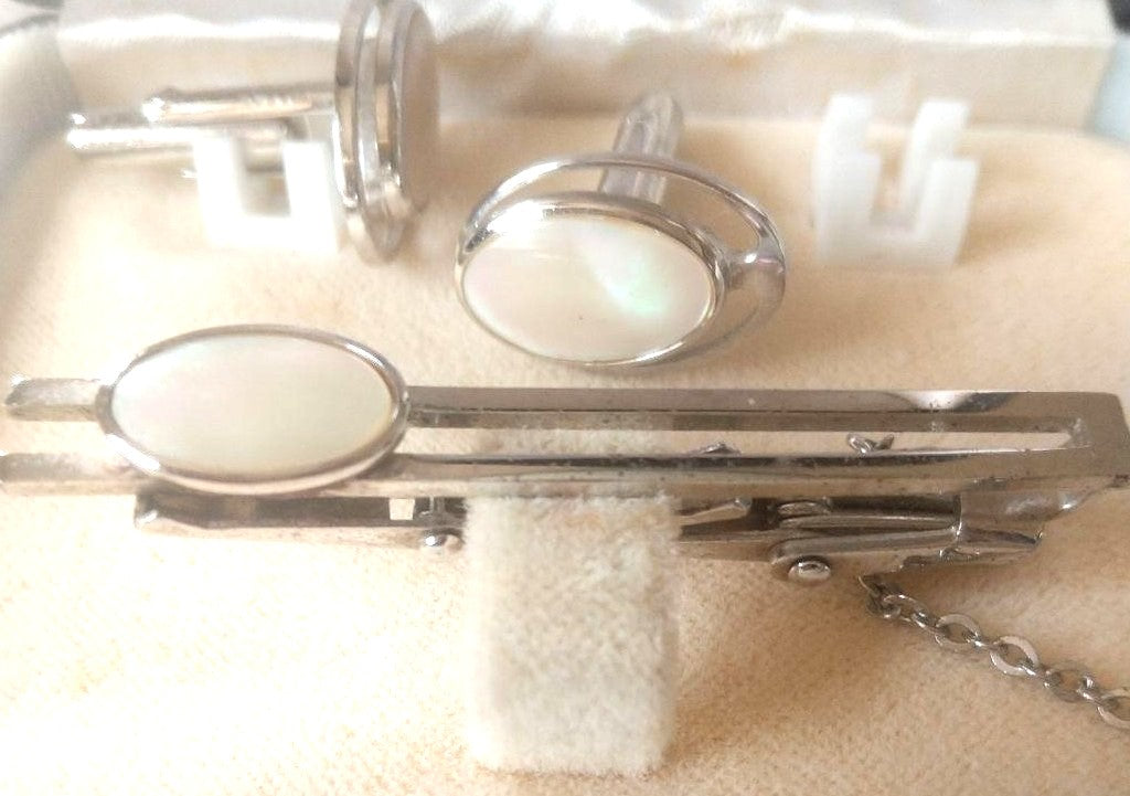 Mikimoto Pearl Island Cufflinks Tie Clip Bar Set Silver Mother of Pearl MOP Box