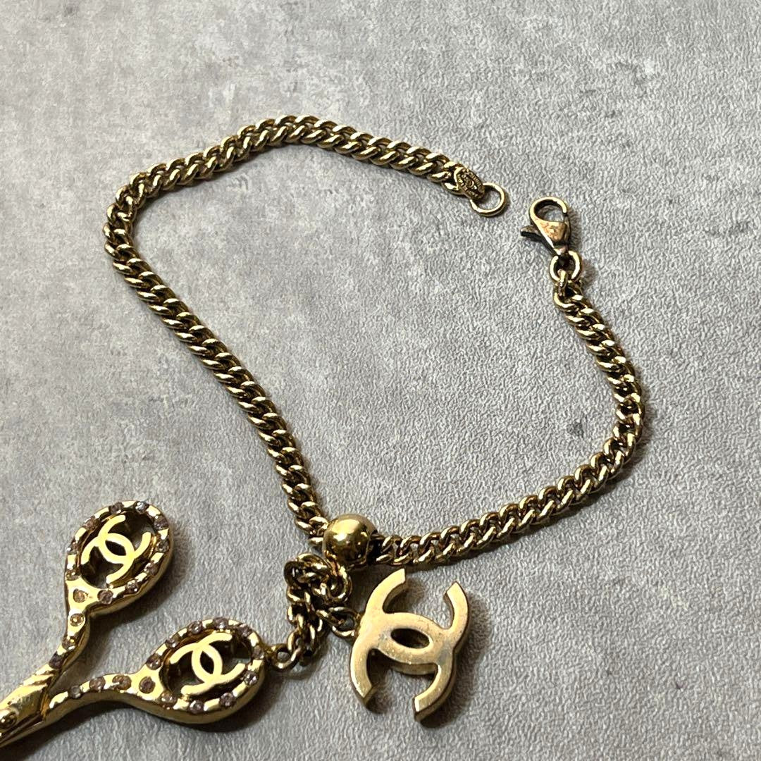 CHANEL CC Logo Scissor Charm Bracelet Gold Tone Vintage 2002 Spring 18cm Used